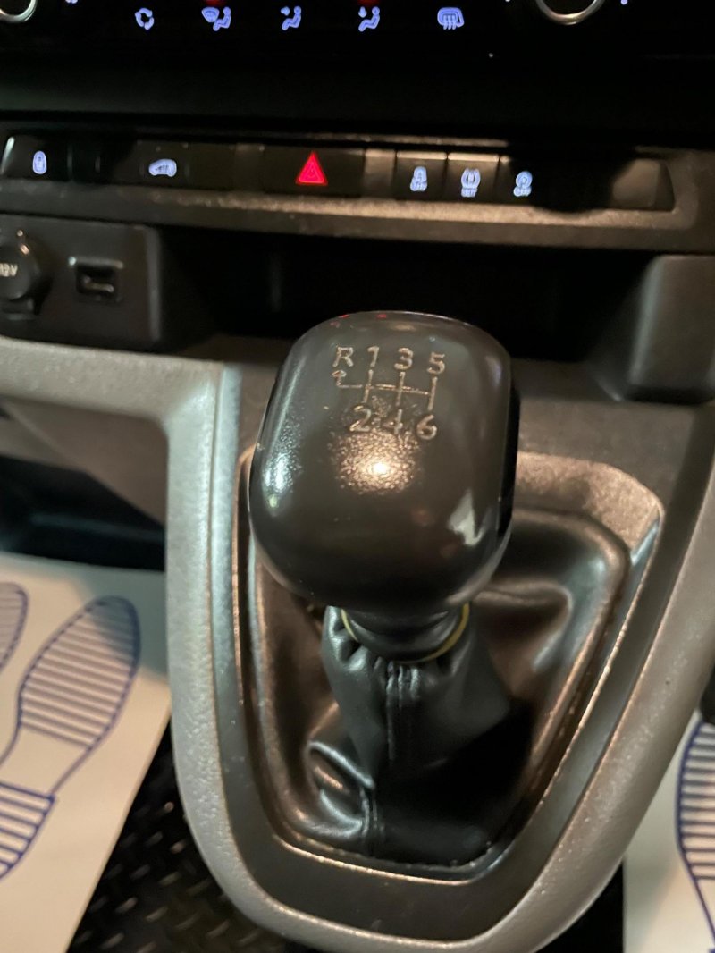 TOYOTA PROACE