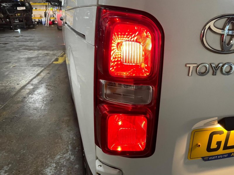 TOYOTA PROACE