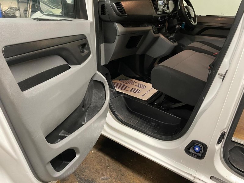 TOYOTA PROACE