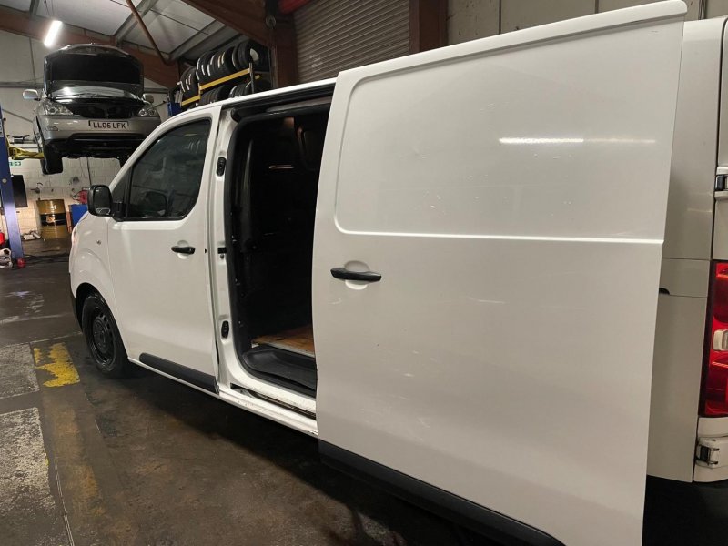 TOYOTA PROACE