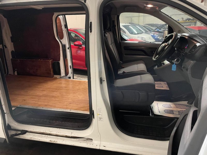 TOYOTA PROACE