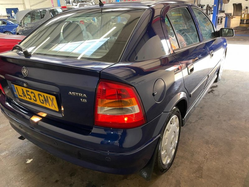 VAUXHALL ASTRA
