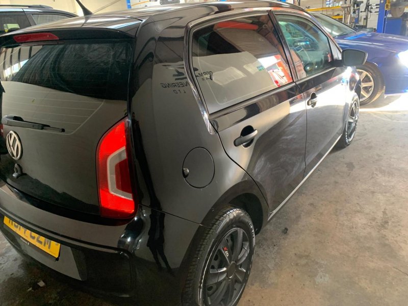 VOLKSWAGEN UP