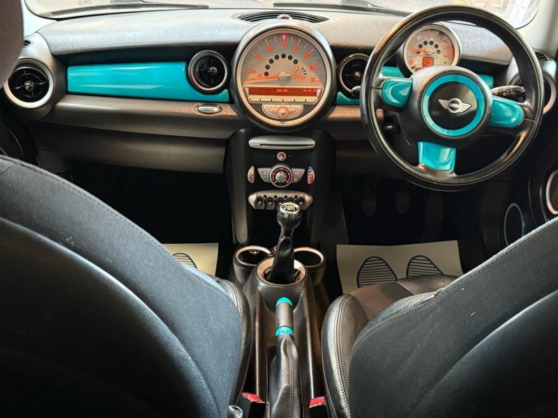 MINI HATCH