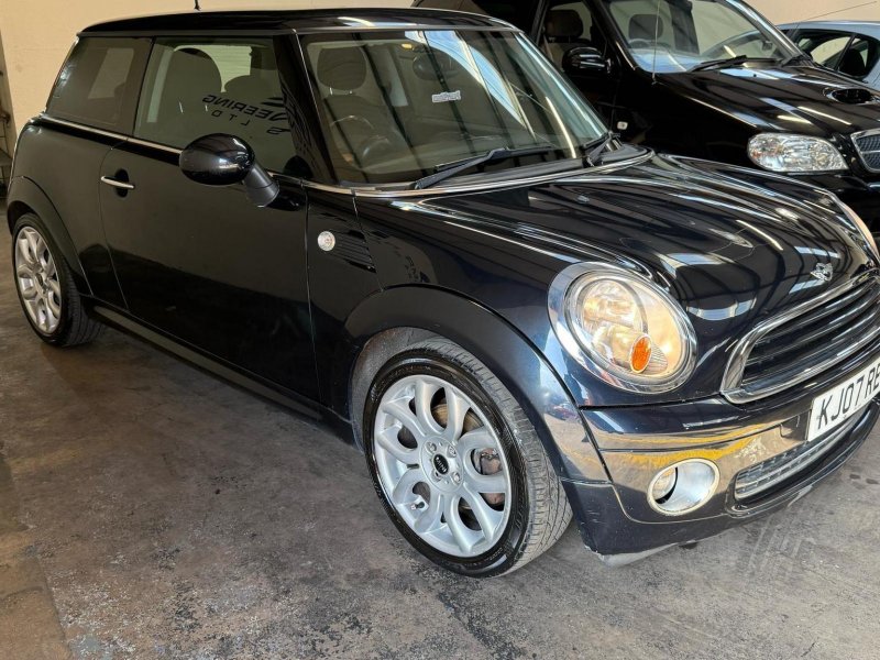 MINI HATCH