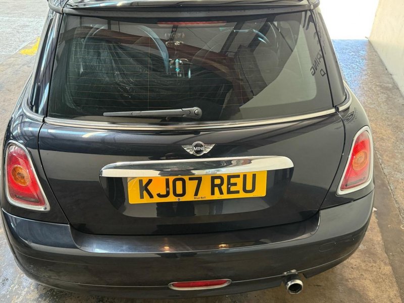 MINI HATCH