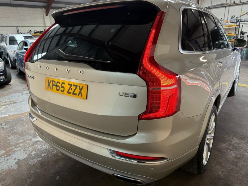 VOLVO XC90