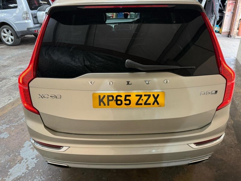 VOLVO XC90