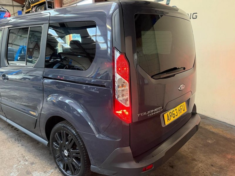 FORD GRAND TOURNEO CONNECT
