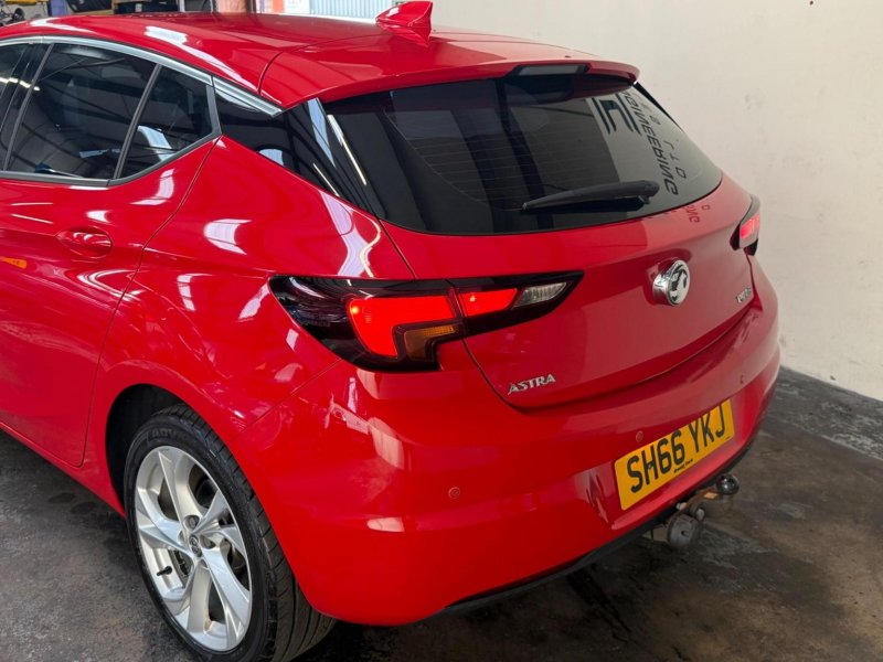 VAUXHALL ASTRA
