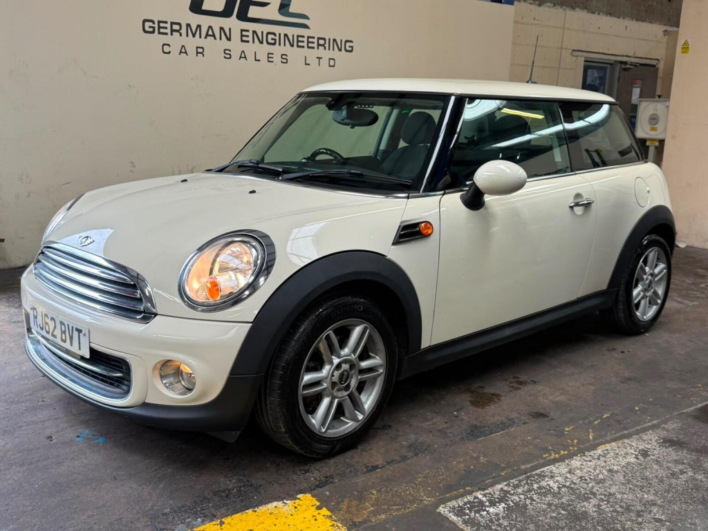 2012 MINI HATCH
